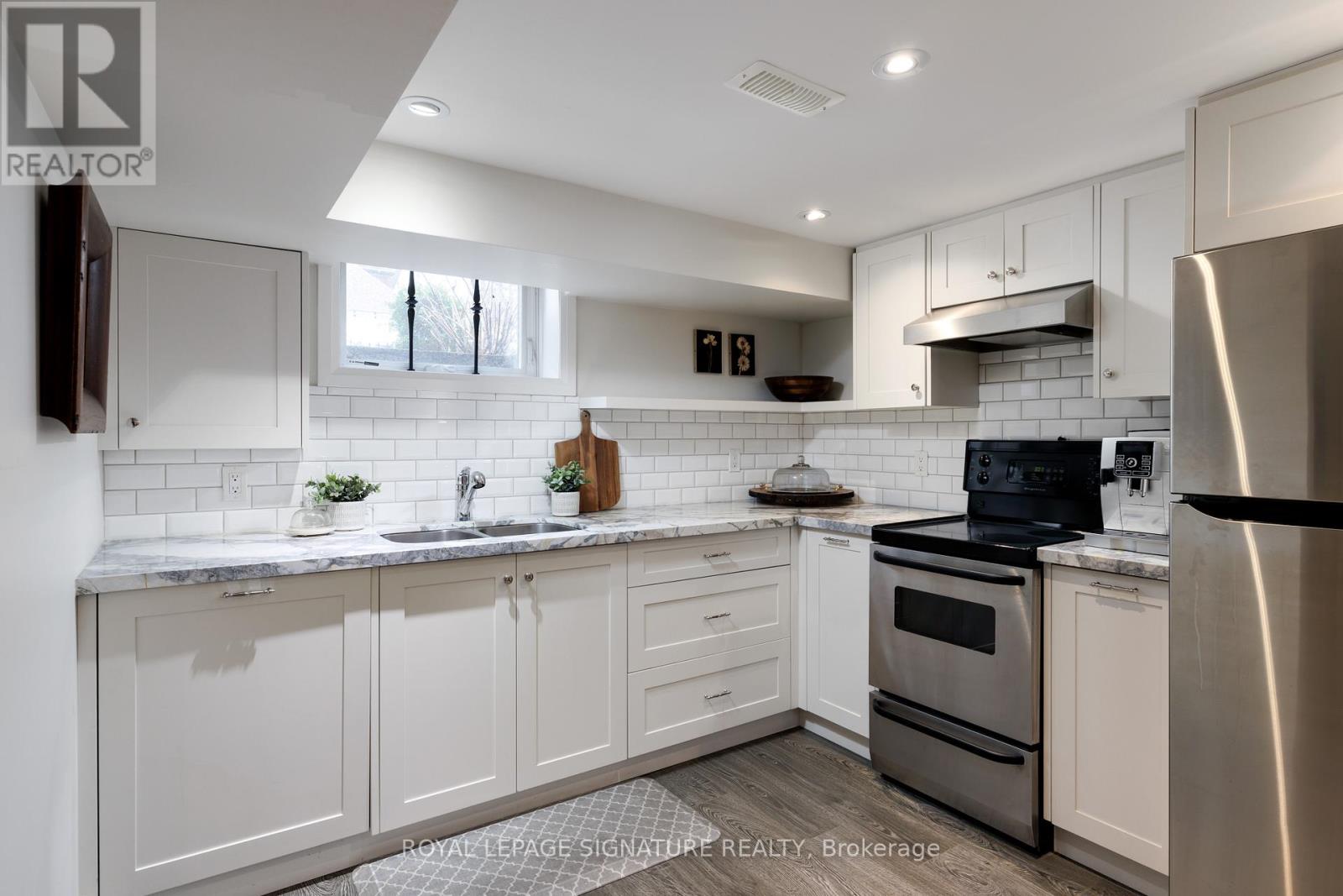 25 Varley Lane, Toronto (Kingsway South), Ontario  M8X 0A9 - Photo 26 - W13009832