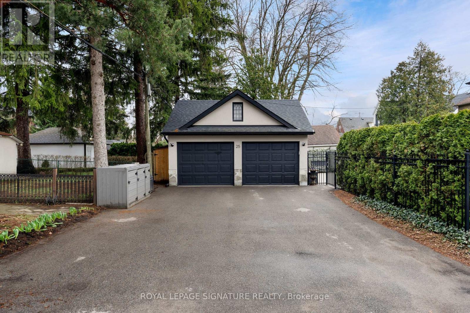 25 Varley Lane, Toronto (Kingsway South), Ontario  M8X 0A9 - Photo 36 - W13009832