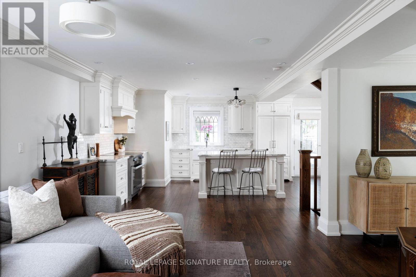 25 Varley Lane, Toronto (Kingsway South), Ontario  M8X 0A9 - Photo 7 - W13009832