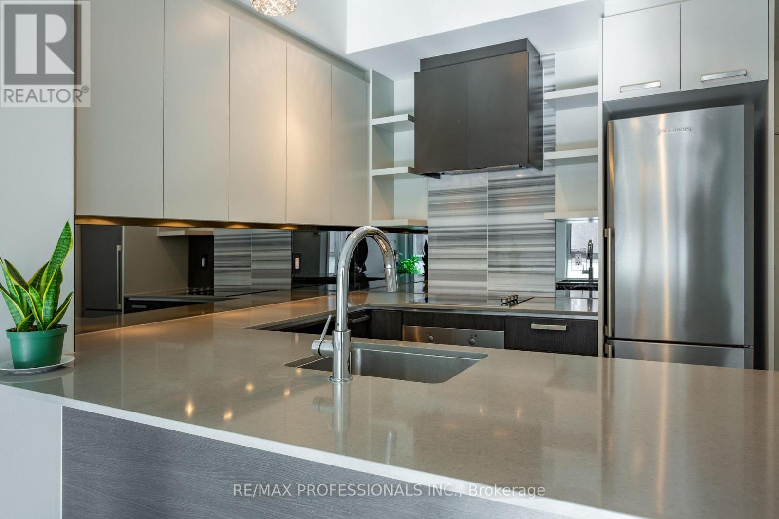 317 - 1830 Bloor Street W, Toronto, Ontario  M6P 3K6 - Photo 7 - W13009840