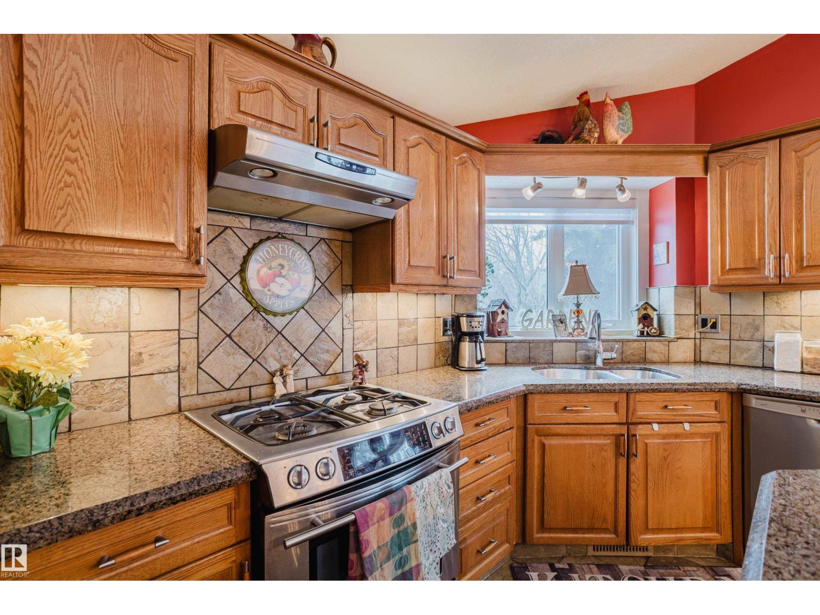 4204 48 St Nw, Edmonton, Alberta  T6L 6J5 - Photo 12 - E4482699