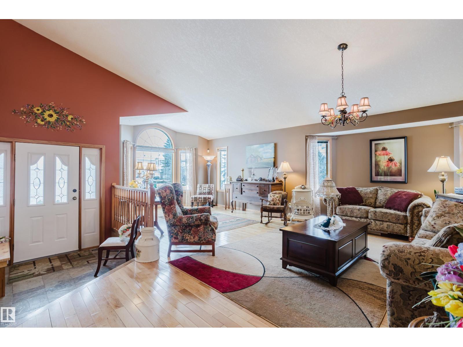 4204 48 St Nw, Edmonton, Alberta  T6L 6J5 - Photo 3 - E4482699