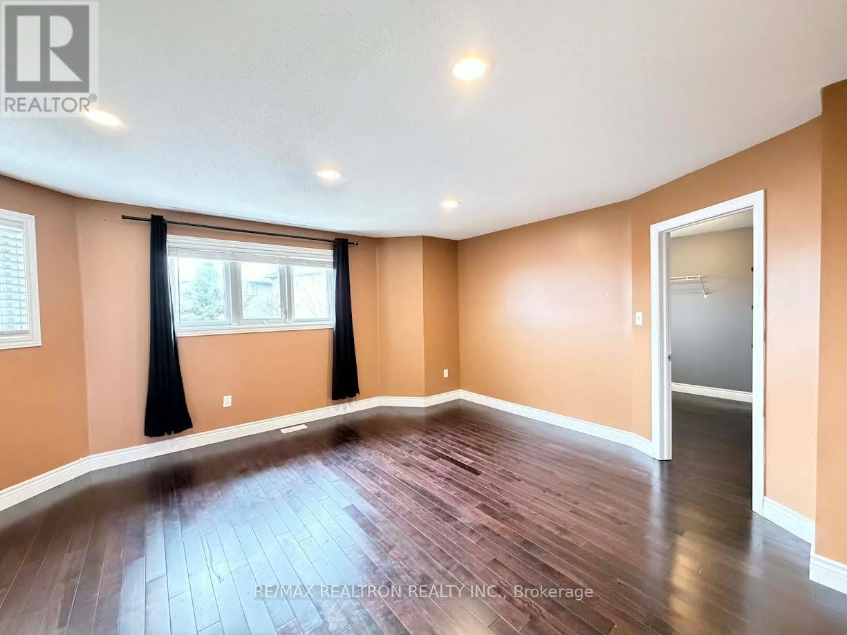 416 Mapleton Avenue, Barrie, Ontario  L4N 0Z9 - Photo 11 - S13008736