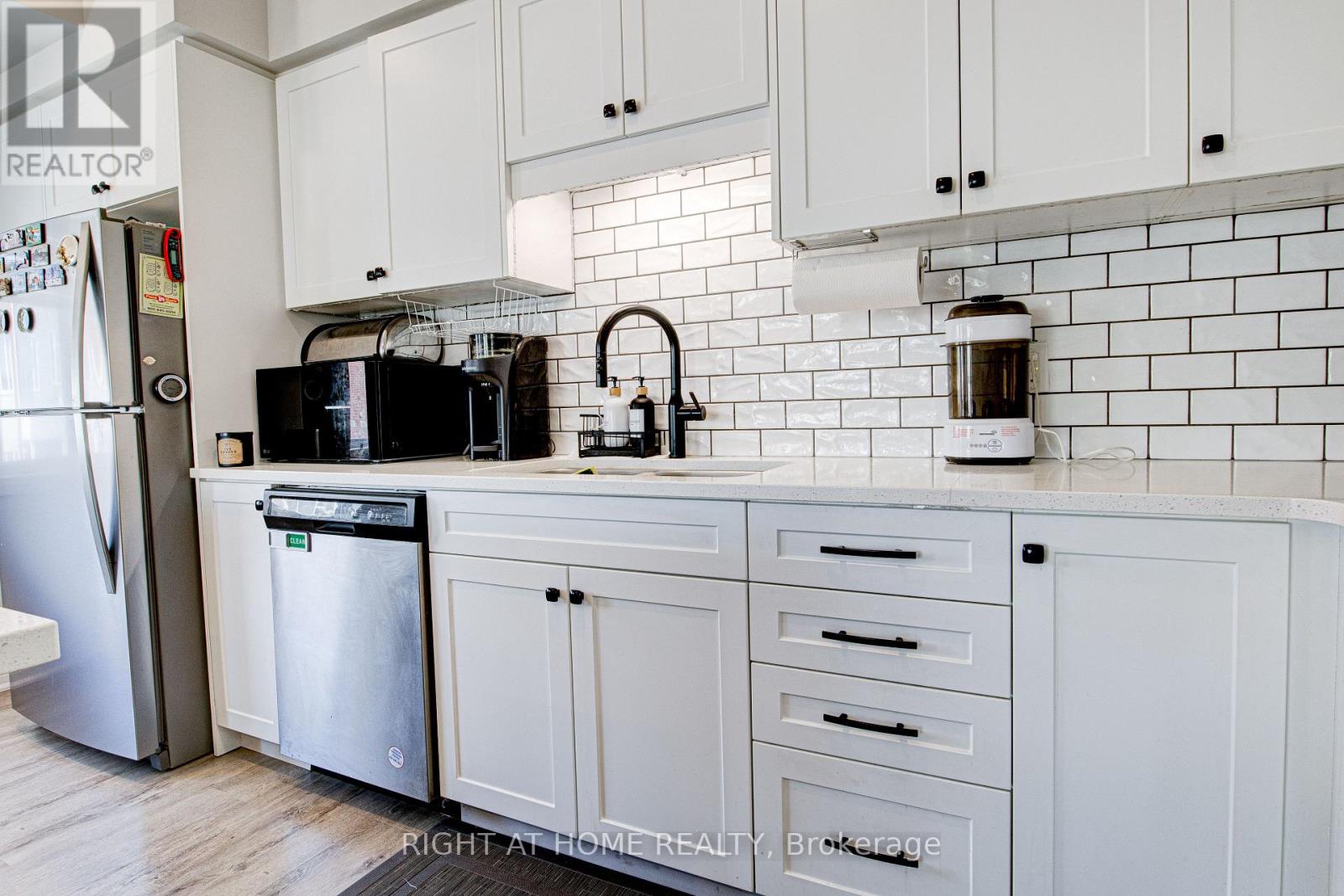 34 Vitality Drive, Kitchener, Ontario  N2R 0R7 - Photo 12 - X12958372