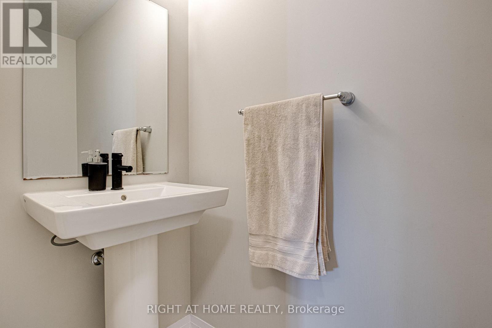 34 Vitality Drive, Kitchener, Ontario  N2R 0R7 - Photo 30 - X12958372