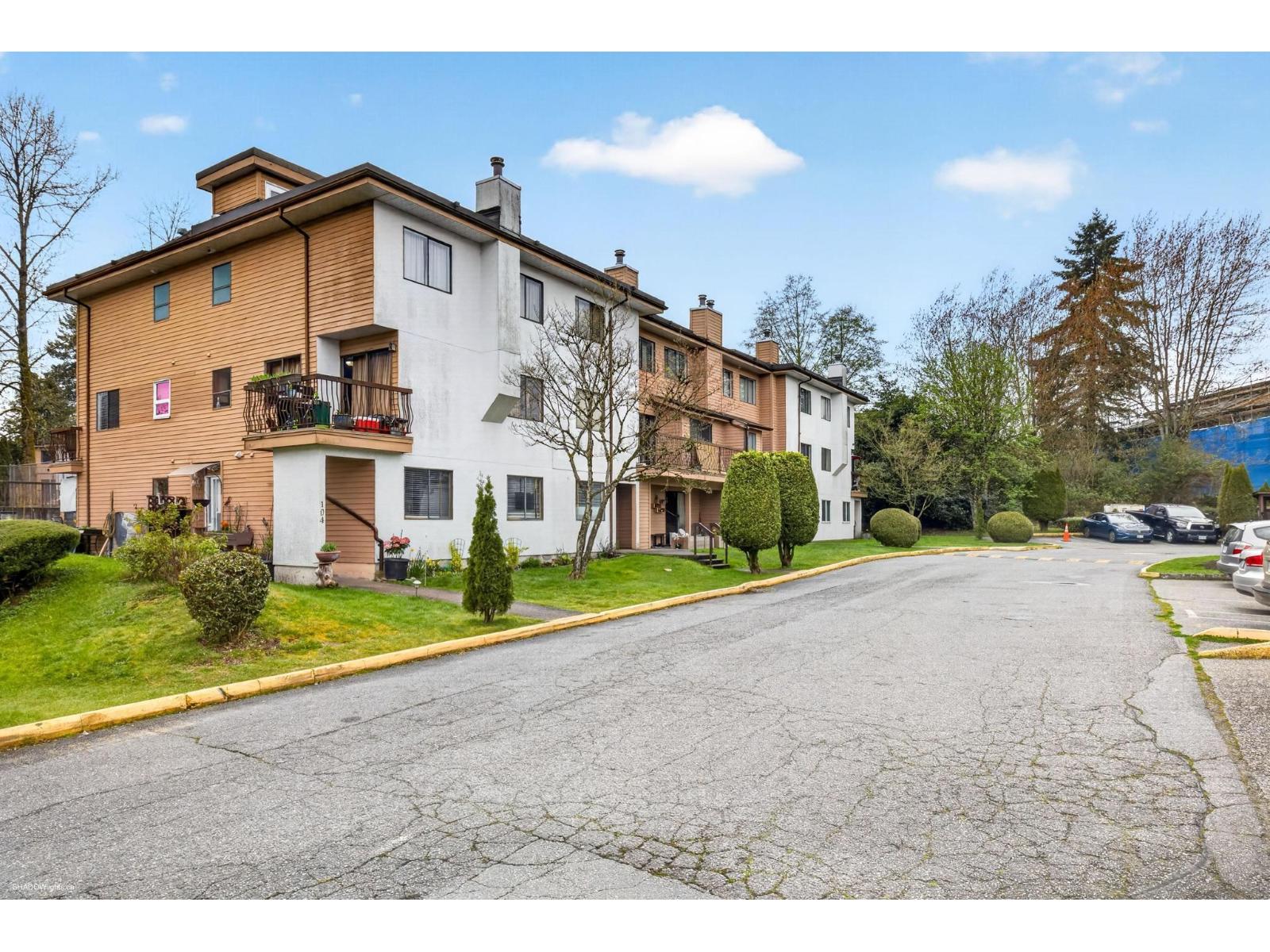 205 7139 133A STREET, surrey, British Columbia