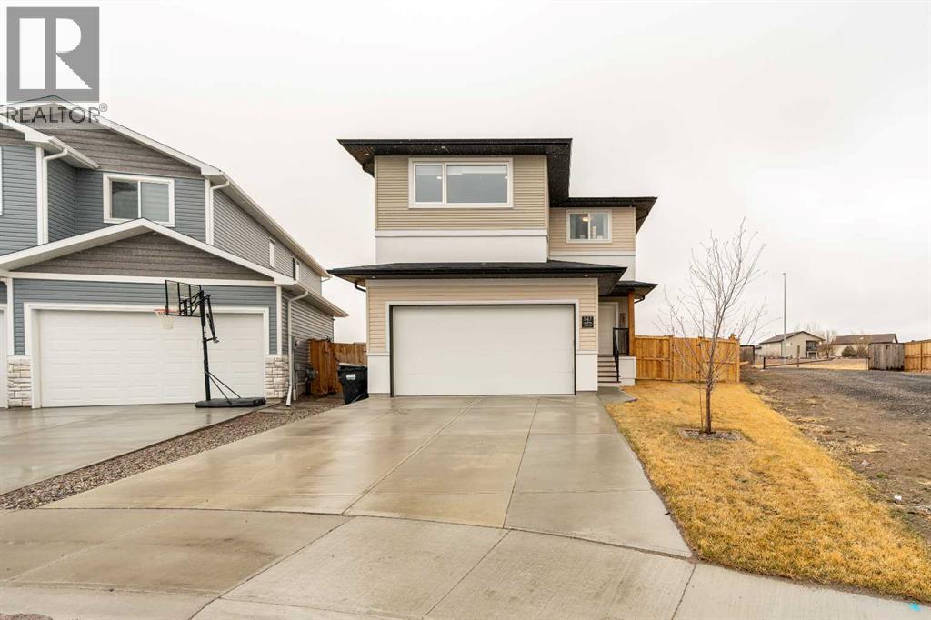 147 Goldenrod Road W, Lethbridge, Alberta  T1J 5W8 - Photo 1 - A2300709