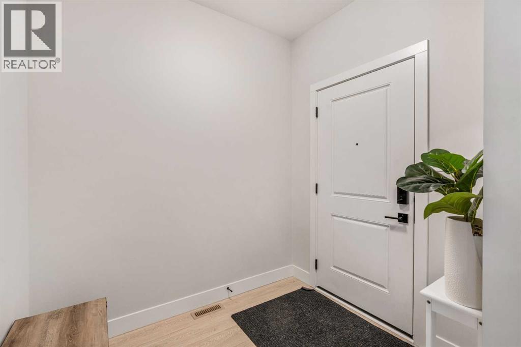 147 Goldenrod Road W, Lethbridge, Alberta  T1J 5W8 - Photo 3 - A2300709