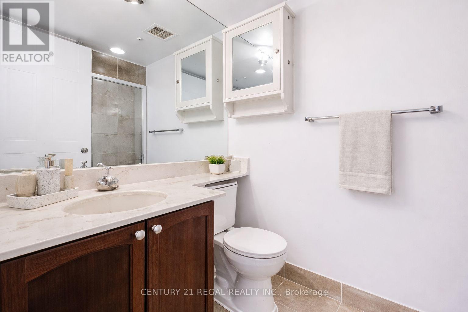 1803 - 750 Bay Street, Toronto, Ontario  M5G 1N6 - Photo 25 - C12912348