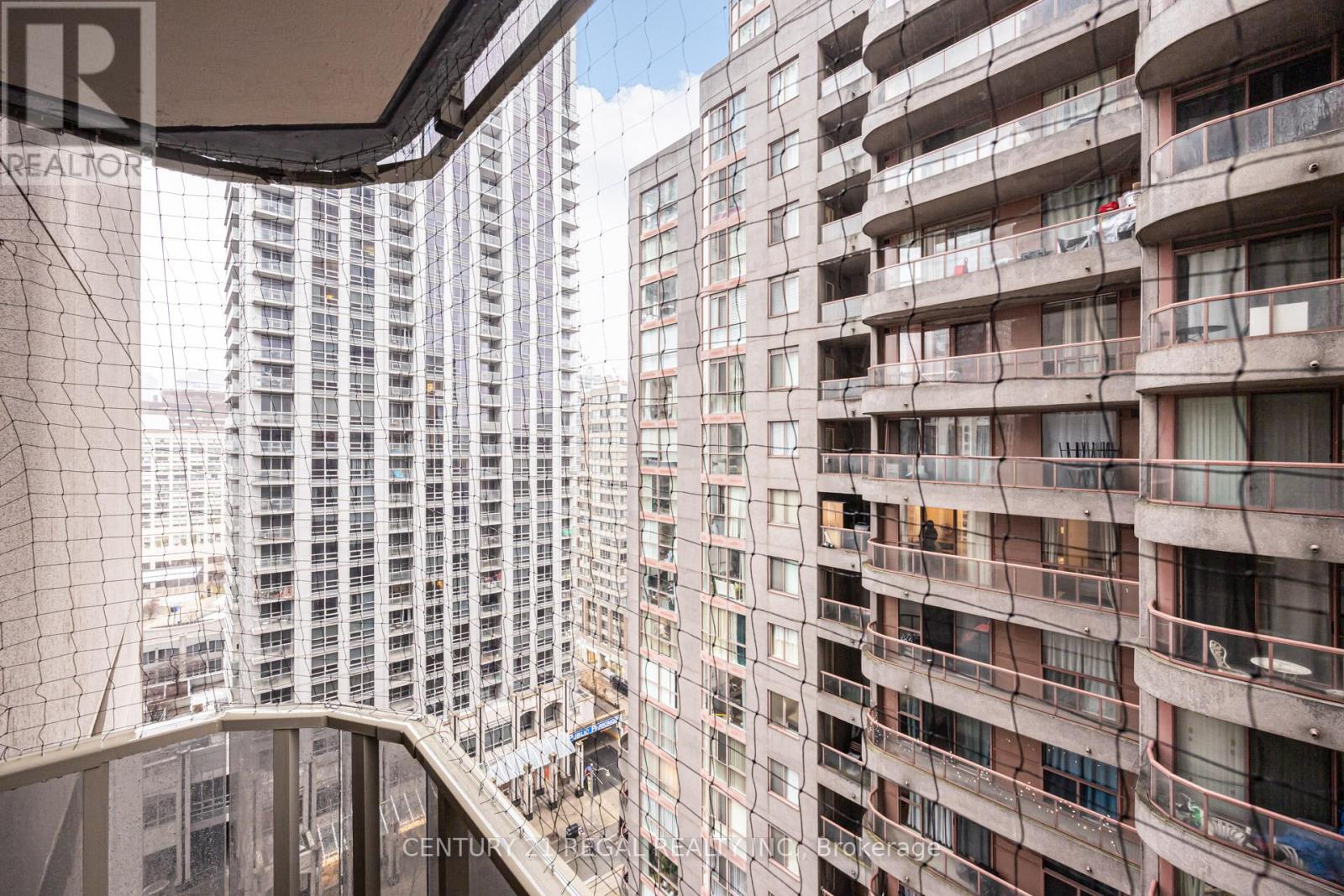 1803 - 750 Bay Street, Toronto, Ontario  M5G 1N6 - Photo 30 - C12912348