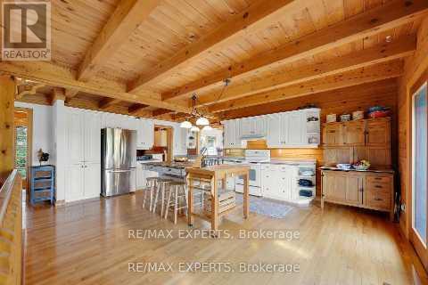 15481 Mount Wolfe Road, Caledon, Ontario  L7E 3P3 - Photo 12 - W12857848