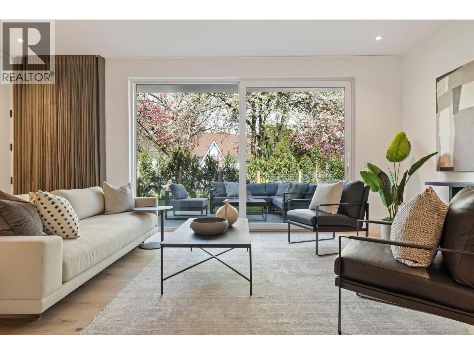 1 2830 Musqueamview Street, Vancouver, British Columbia  V6K 2R9 - Photo 3 - R3112456