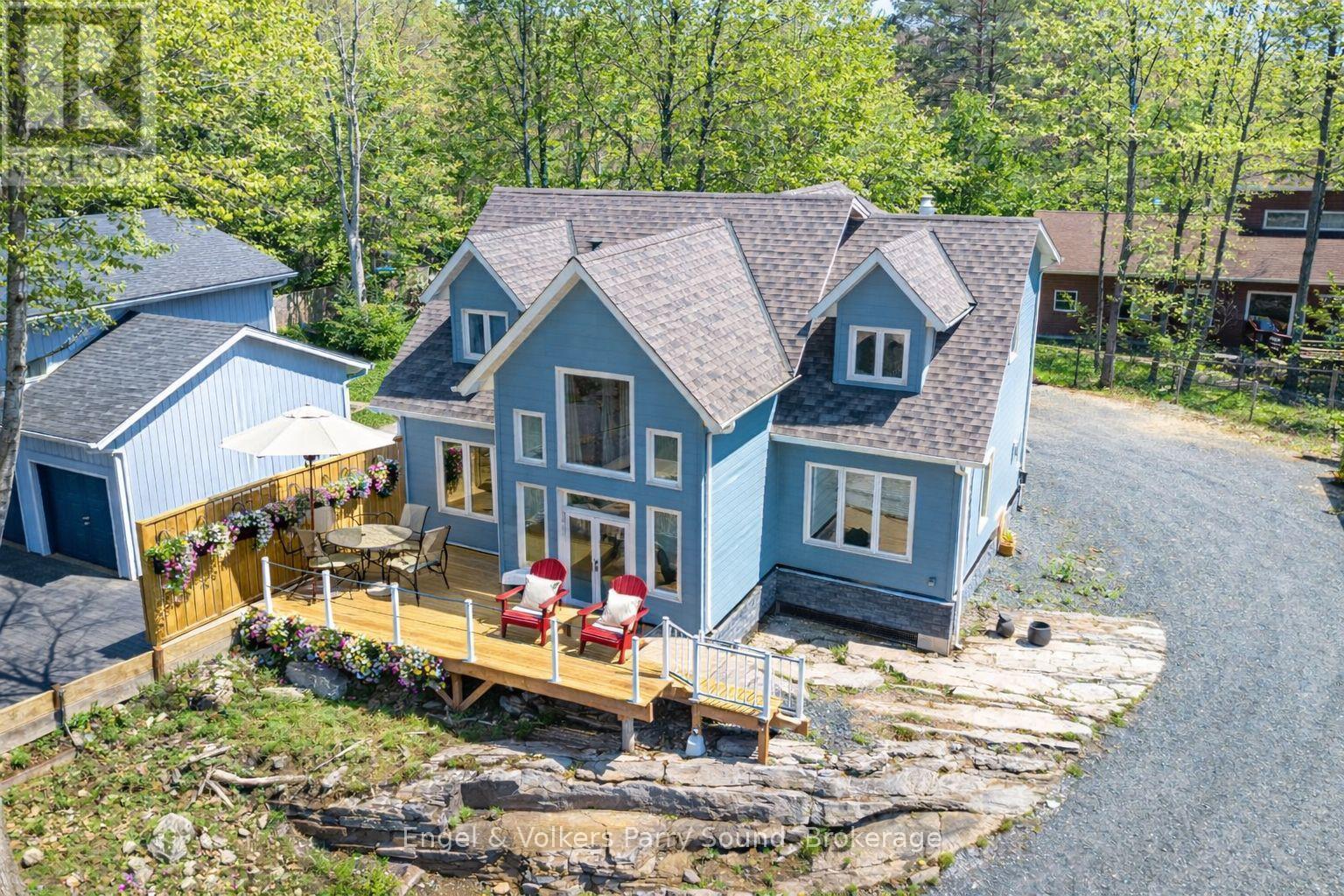 29 Queen Street, Parry Sound, Ontario  P2A 2W1 - Photo 2 - X13009924