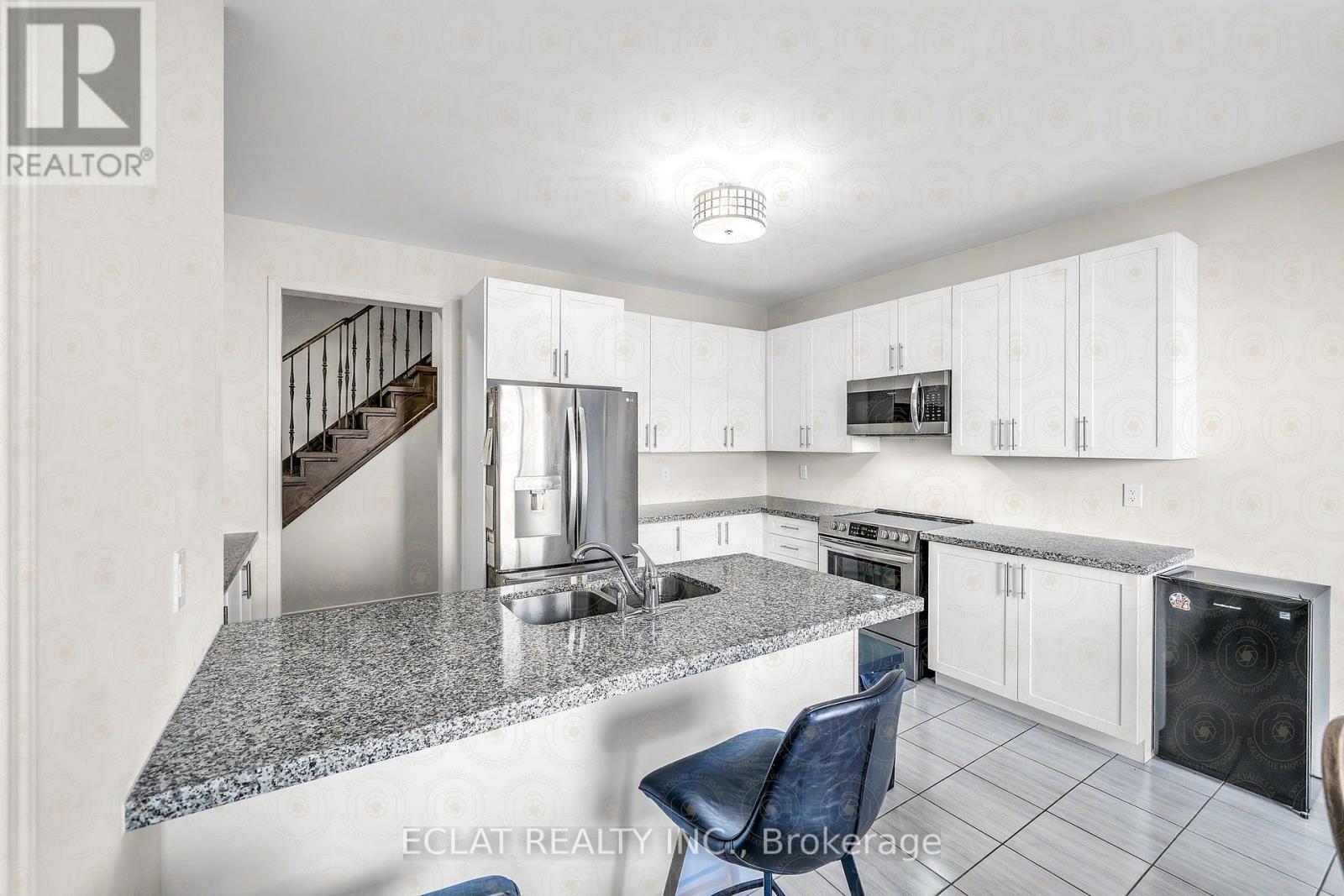 2553 Craftsman Drive, Oshawa, Ontario  L1L 0M4 - Photo 9 - E13009862