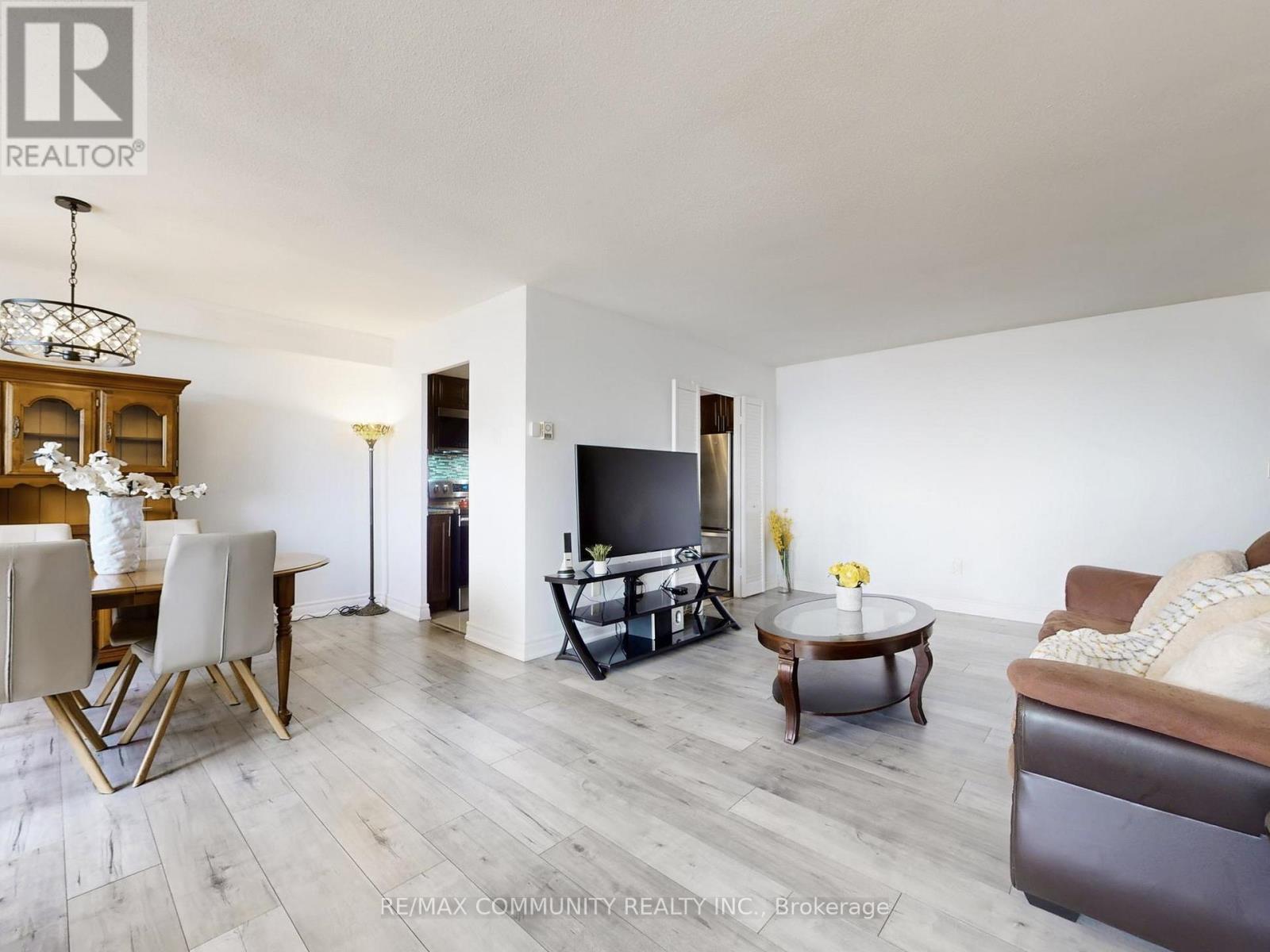 3706 - 3 Massey Square, Toronto, Ontario  M4C 5L5 - Photo 15 - E13009892