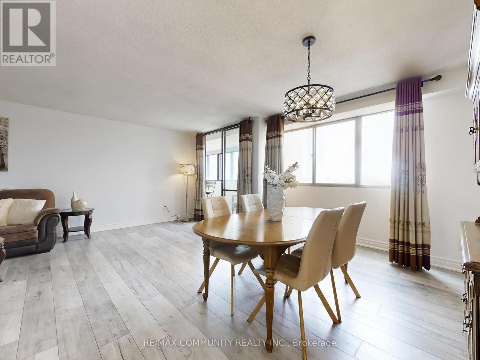 3706 - 3 Massey Square, Toronto, Ontario  M4C 5L5 - Photo 20 - E13009892