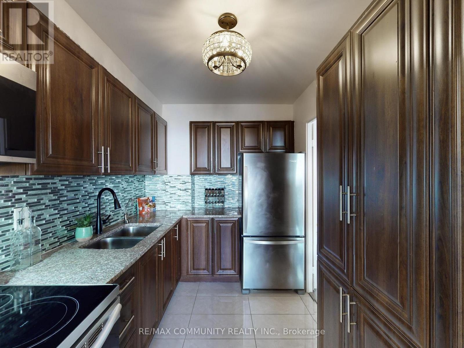 3706 - 3 Massey Square, Toronto, Ontario  M4C 5L5 - Photo 21 - E13009892