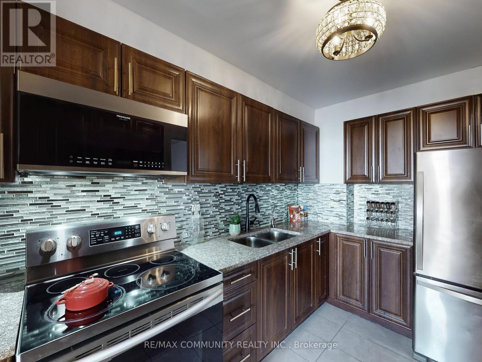 3706 - 3 Massey Square, Toronto, Ontario  M4C 5L5 - Photo 22 - E13009892