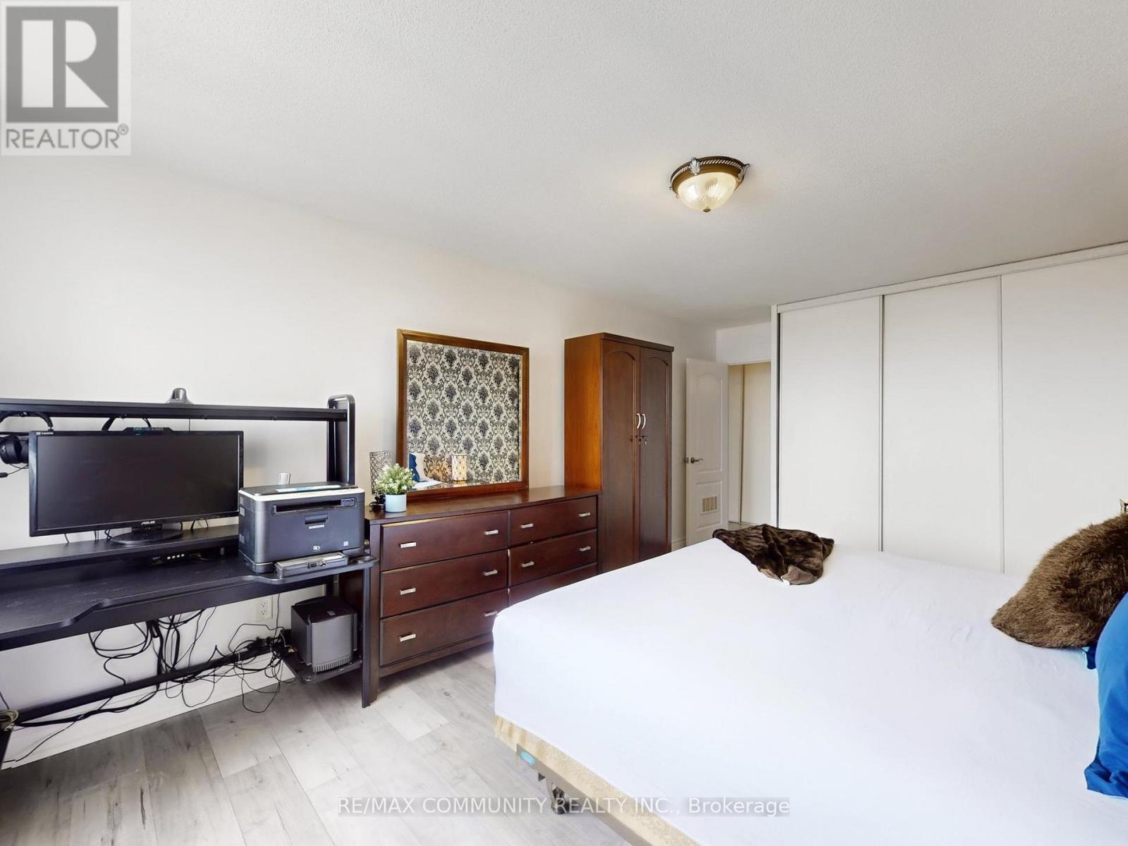 3706 - 3 Massey Square, Toronto, Ontario  M4C 5L5 - Photo 29 - E13009892