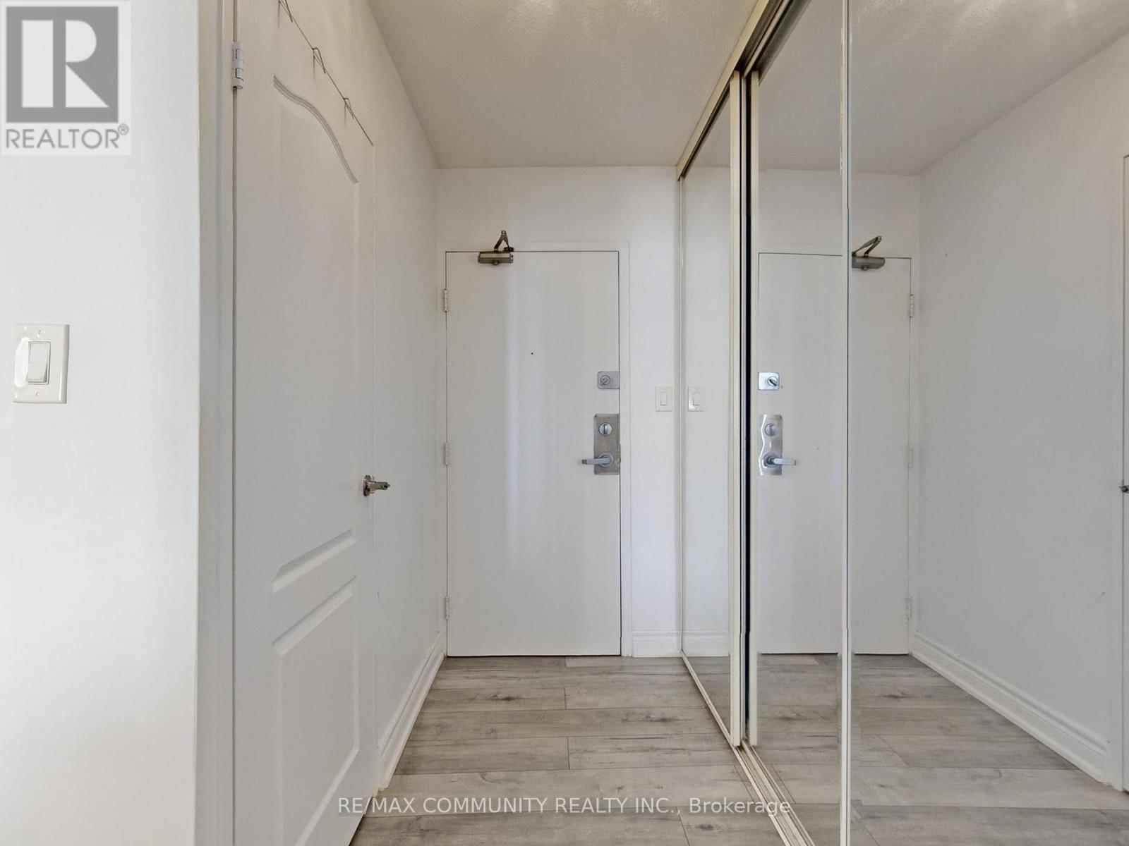 3706 - 3 Massey Square, Toronto, Ontario  M4C 5L5 - Photo 39 - E13009892