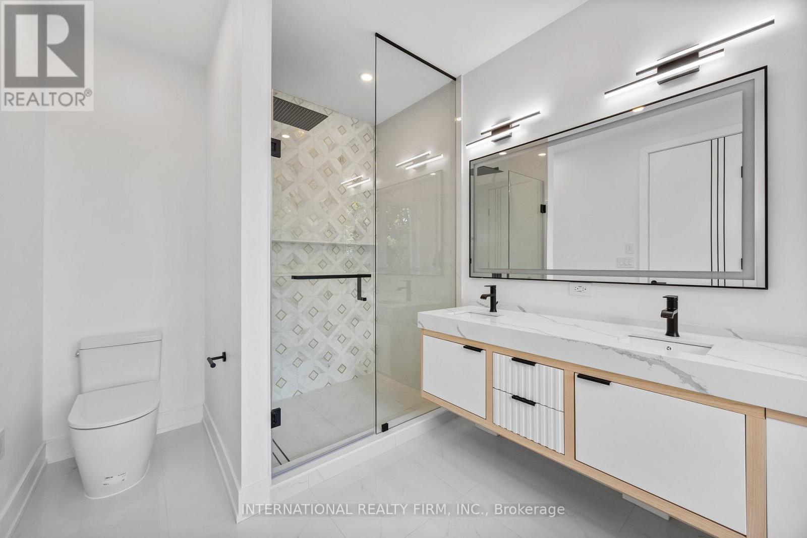 19 Ivy Avenue, Toronto, Ontario  M4L 2H6 - Photo 24 - E13009936