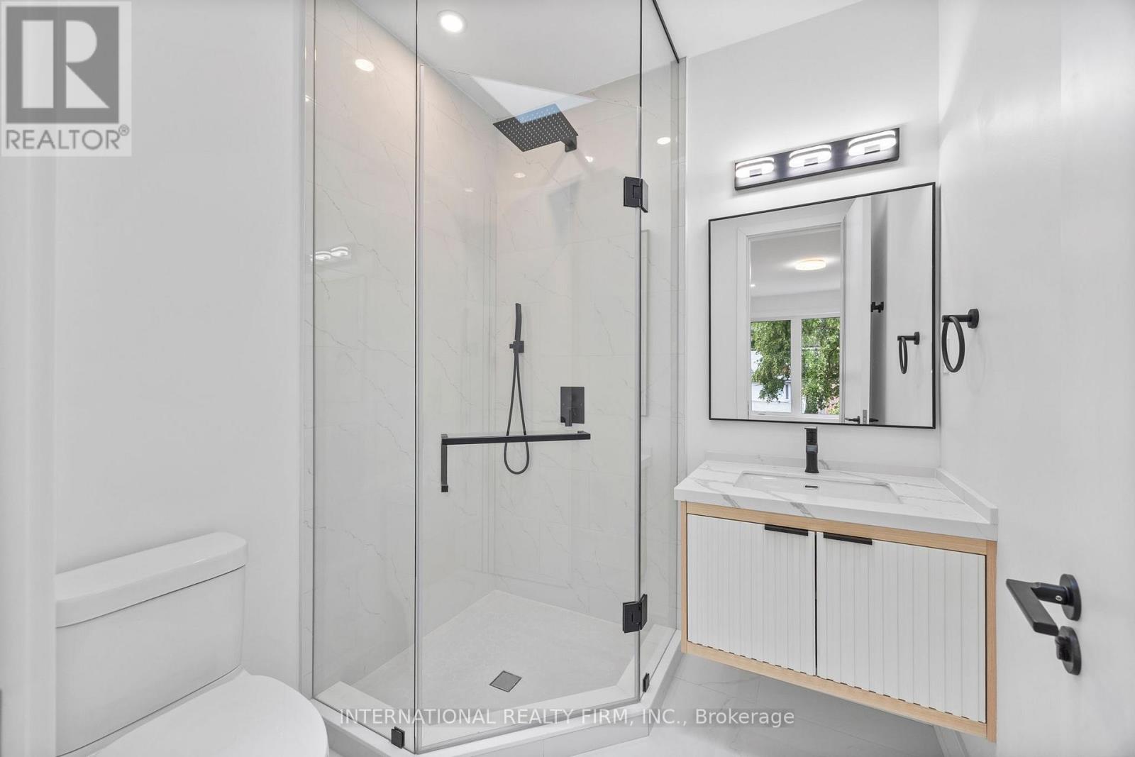 19 Ivy Avenue, Toronto, Ontario  M4L 2H6 - Photo 32 - E13009936