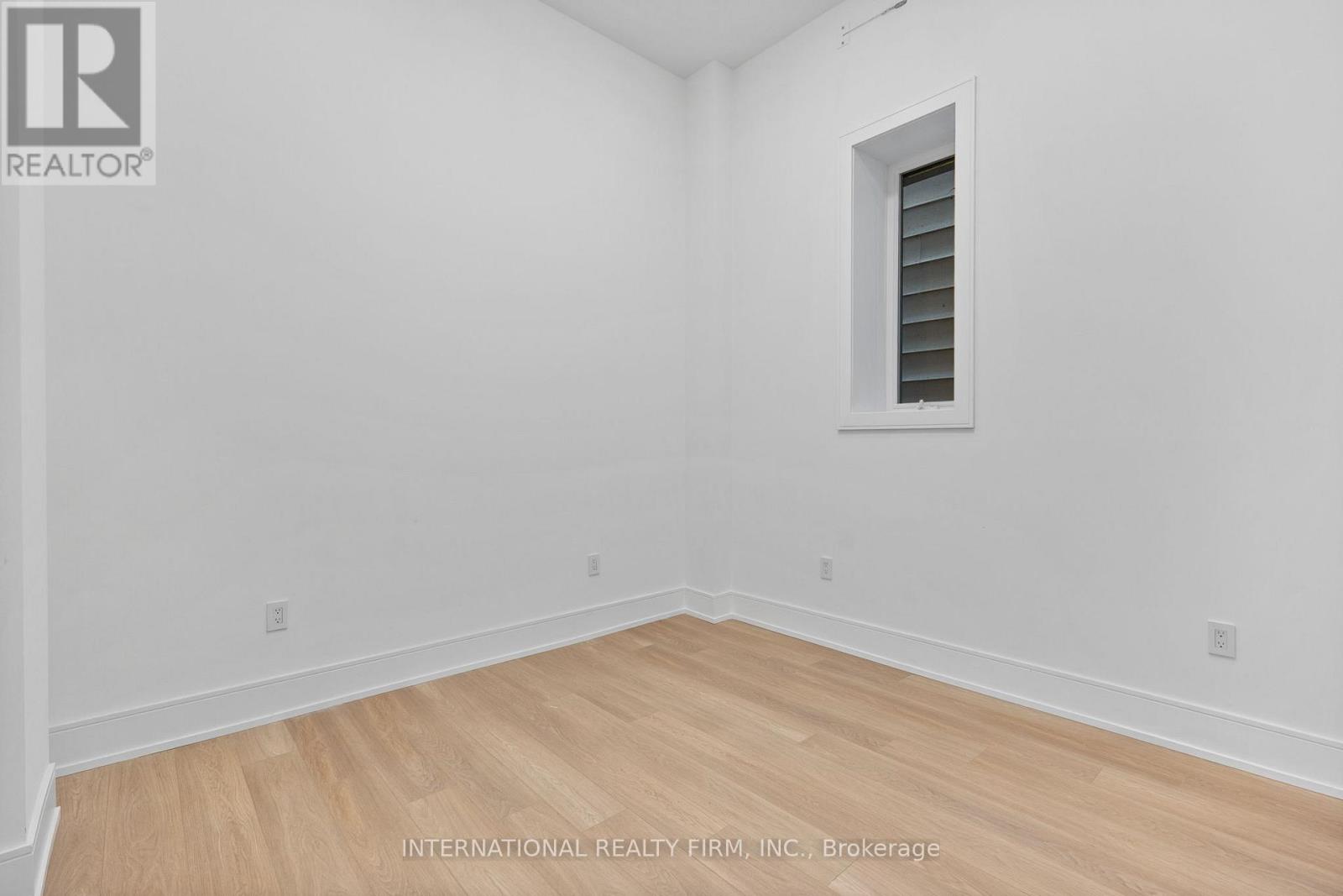 19 Ivy Avenue, Toronto, Ontario  M4L 2H6 - Photo 35 - E13009936