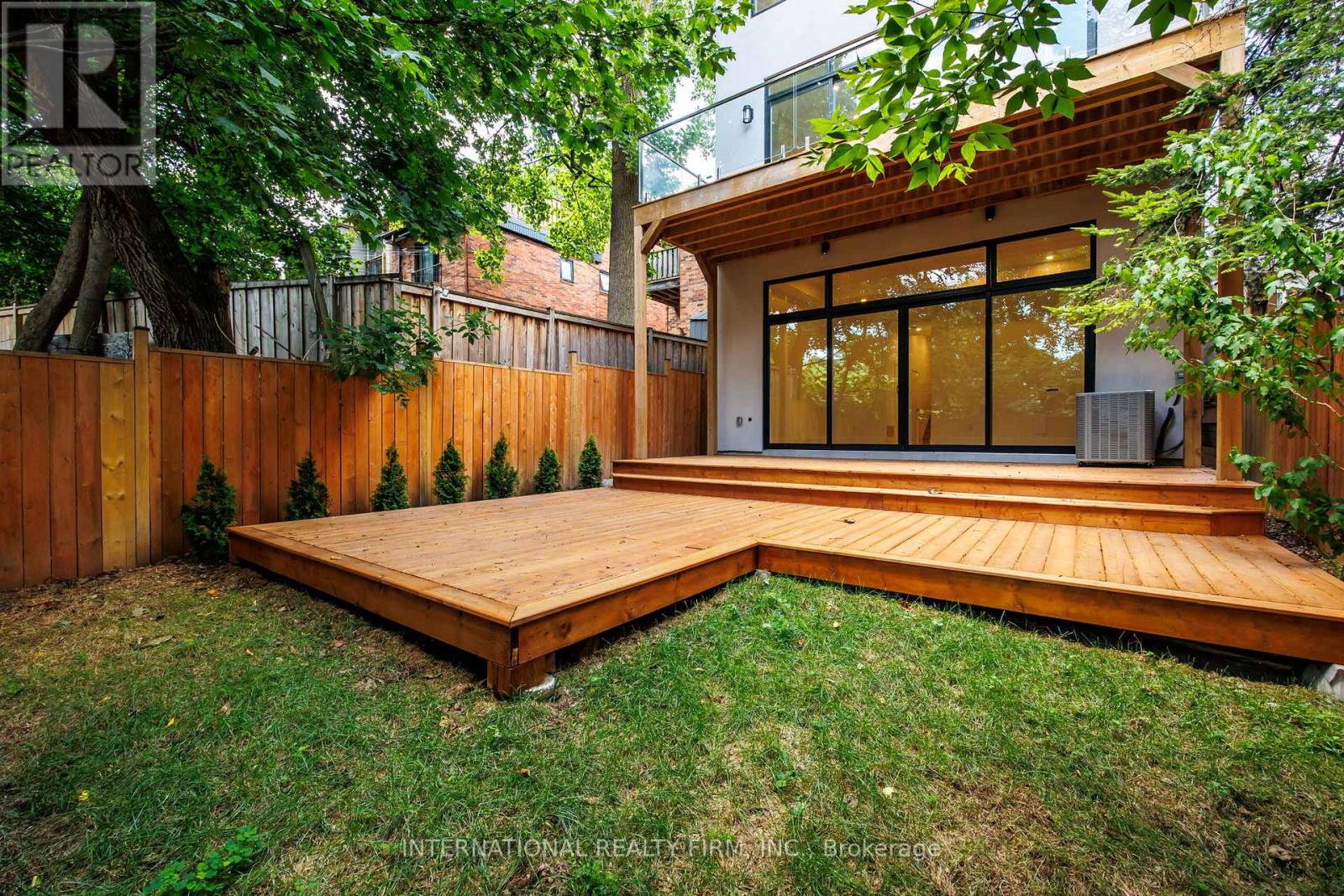 19 Ivy Avenue, Toronto, Ontario  M4L 2H6 - Photo 43 - E13009936