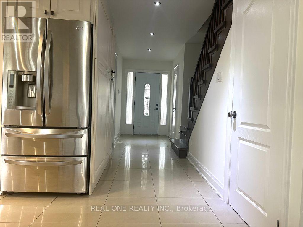 58 Rakewood Crescent, Toronto, Ontario  M1V 1M7 - Photo 5 - E13009954