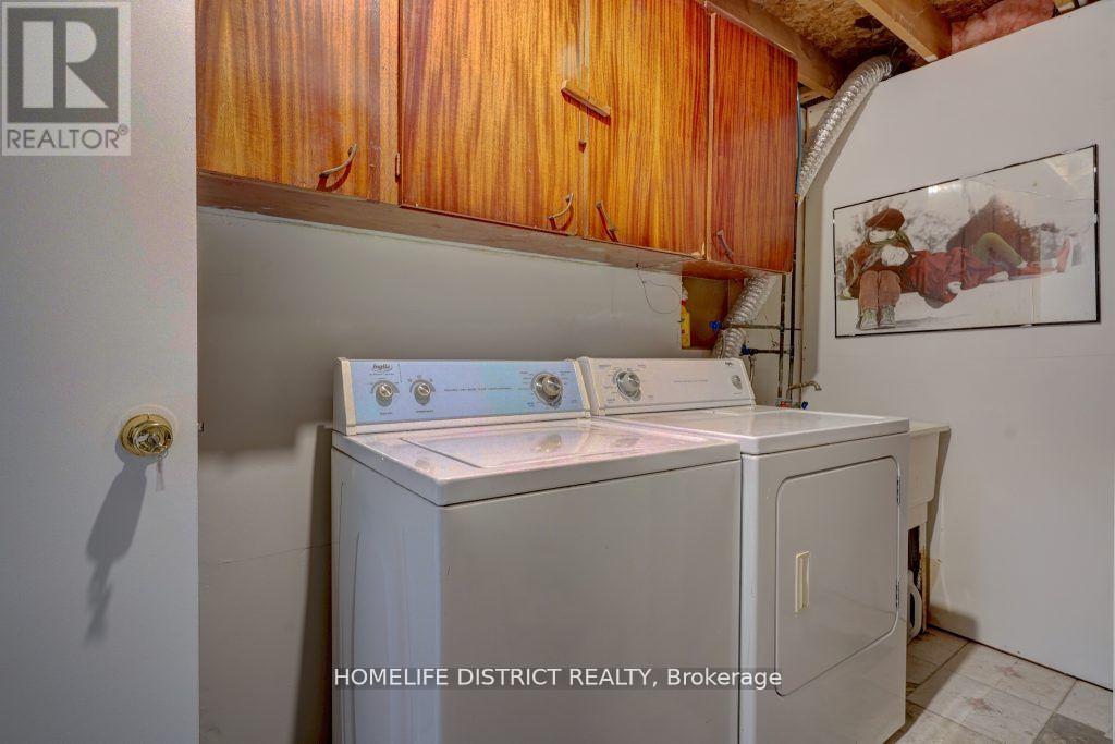 1861 Bainbridge Drive, Pickering, Ontario  L1V 6H6 - Photo 7 - E13009962