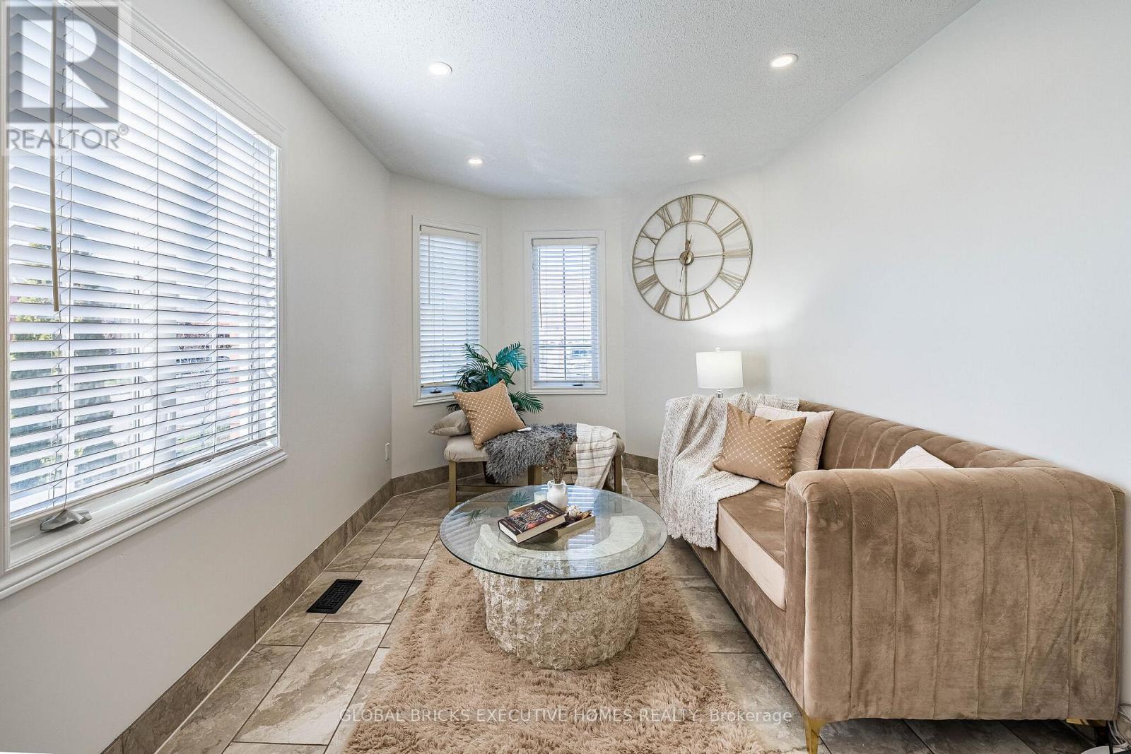 40 Hubert Corless Drive S, Caledon, Ontario  L7E 1W7 - Photo 9 - W13009142