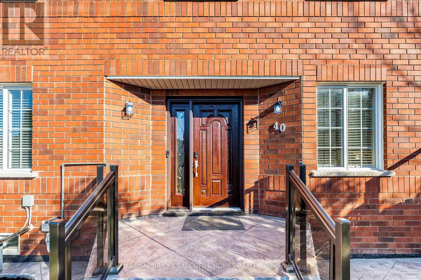 40 Hubert Corless Drive S, Caledon, Ontario  L7E 1W7 - Photo 6 - W13009142