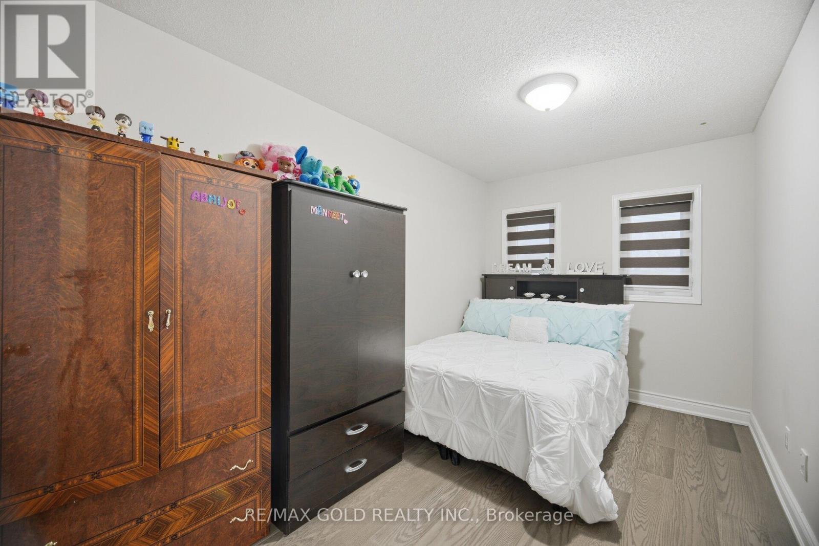 29 Piane Avenue, Brampton, Ontario  L6Y 4X8 - Photo 11 - W13009906