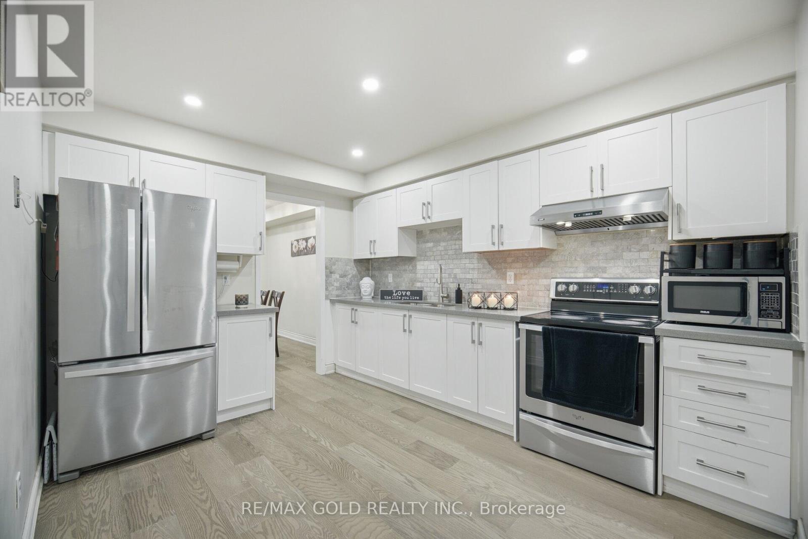 29 Piane Avenue, Brampton, Ontario  L6Y 4X8 - Photo 2 - W13009906