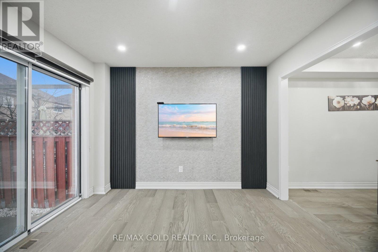 29 Piane Avenue, Brampton, Ontario  L6Y 4X8 - Photo 5 - W13009906