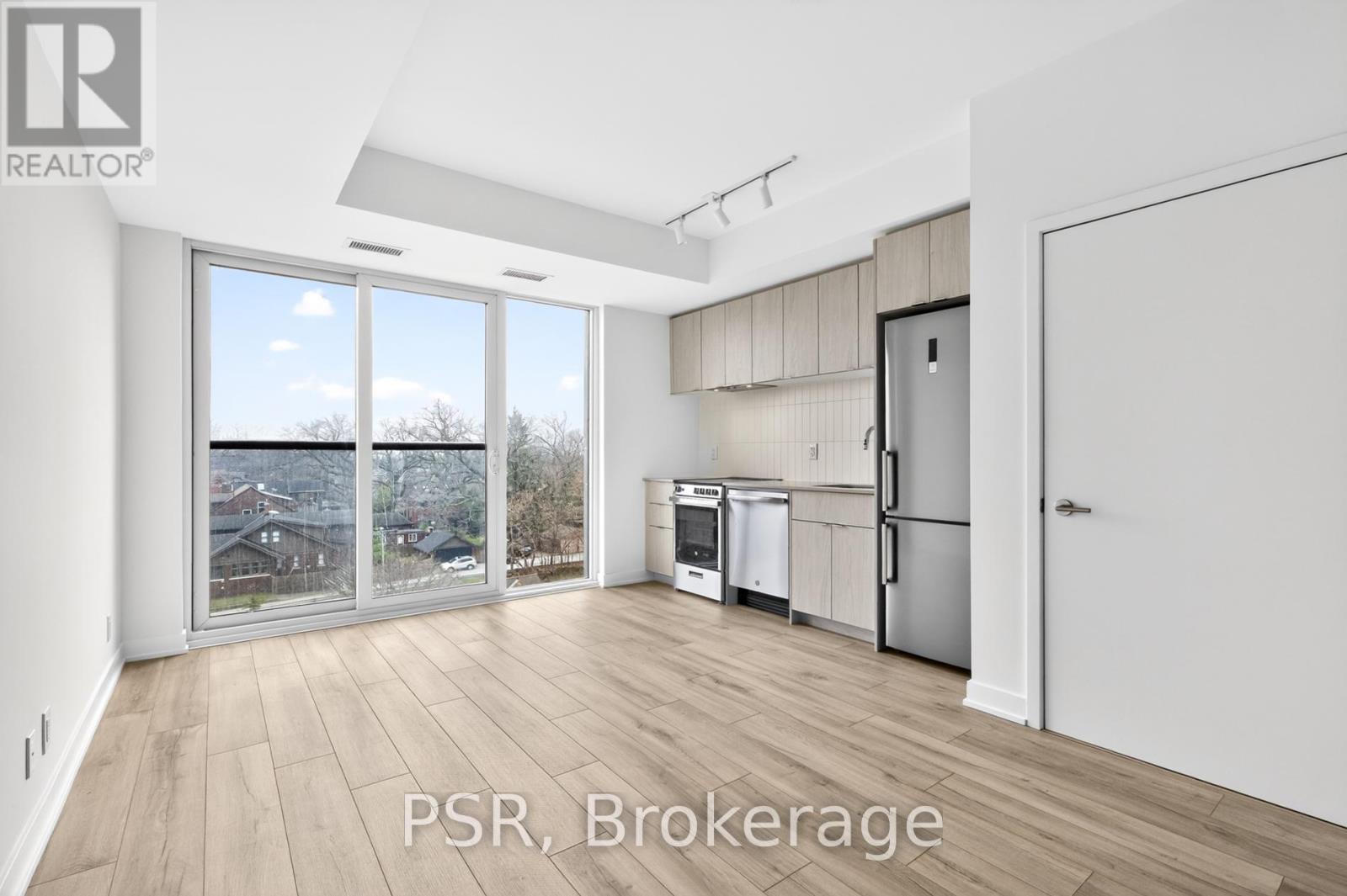 707 - 1660 Bloor Street W, Toronto, Ontario  M6P 0C6 - Photo 1 - W13009944