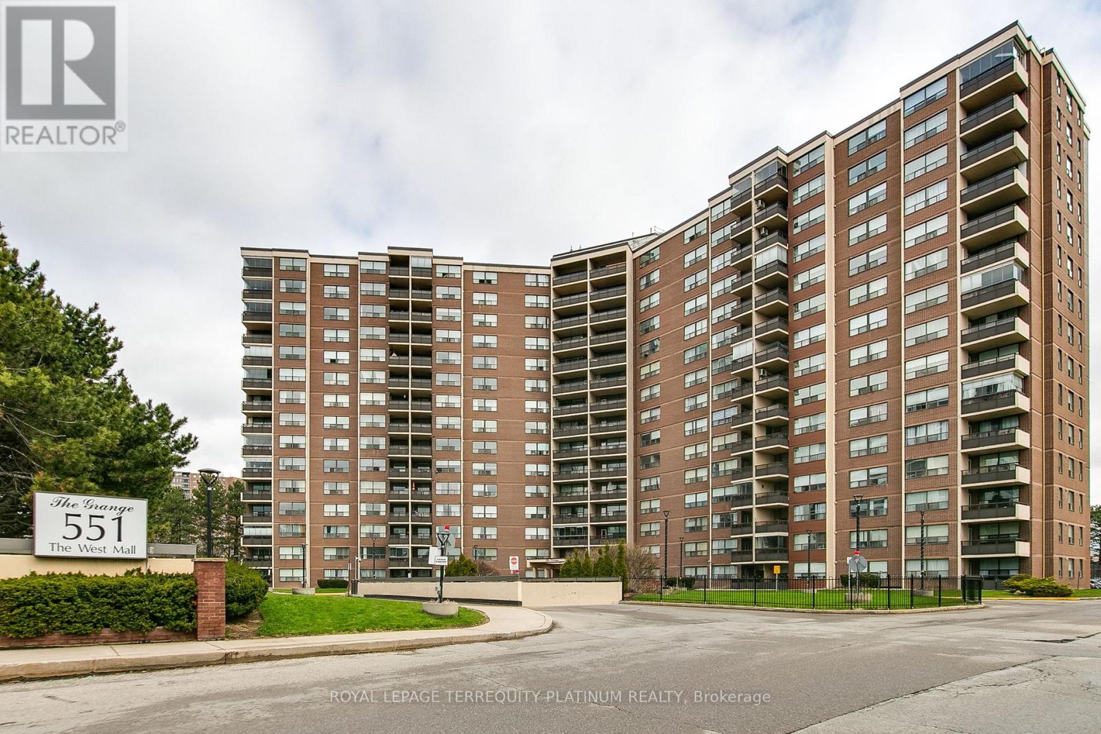 1517 - 551 THE WEST MALL, Toronto, Ontario