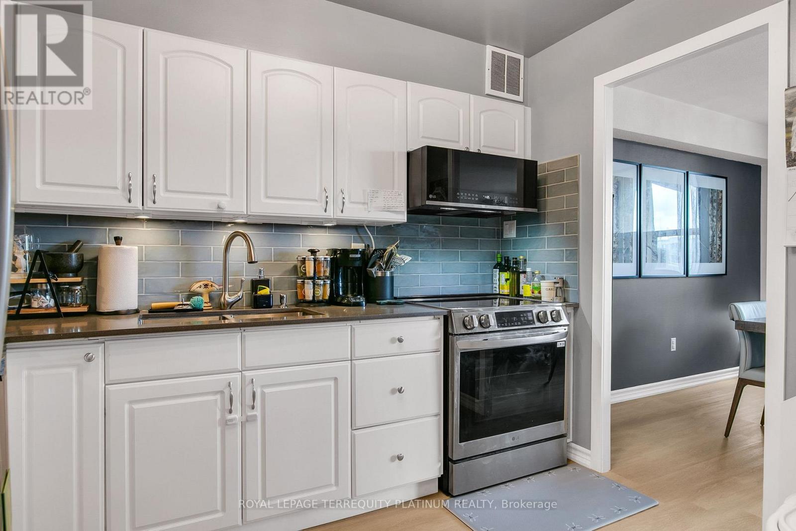 1517 - 551 The West Mall, Toronto, Ontario  M9C 1G7 - Photo 10 - W13009958