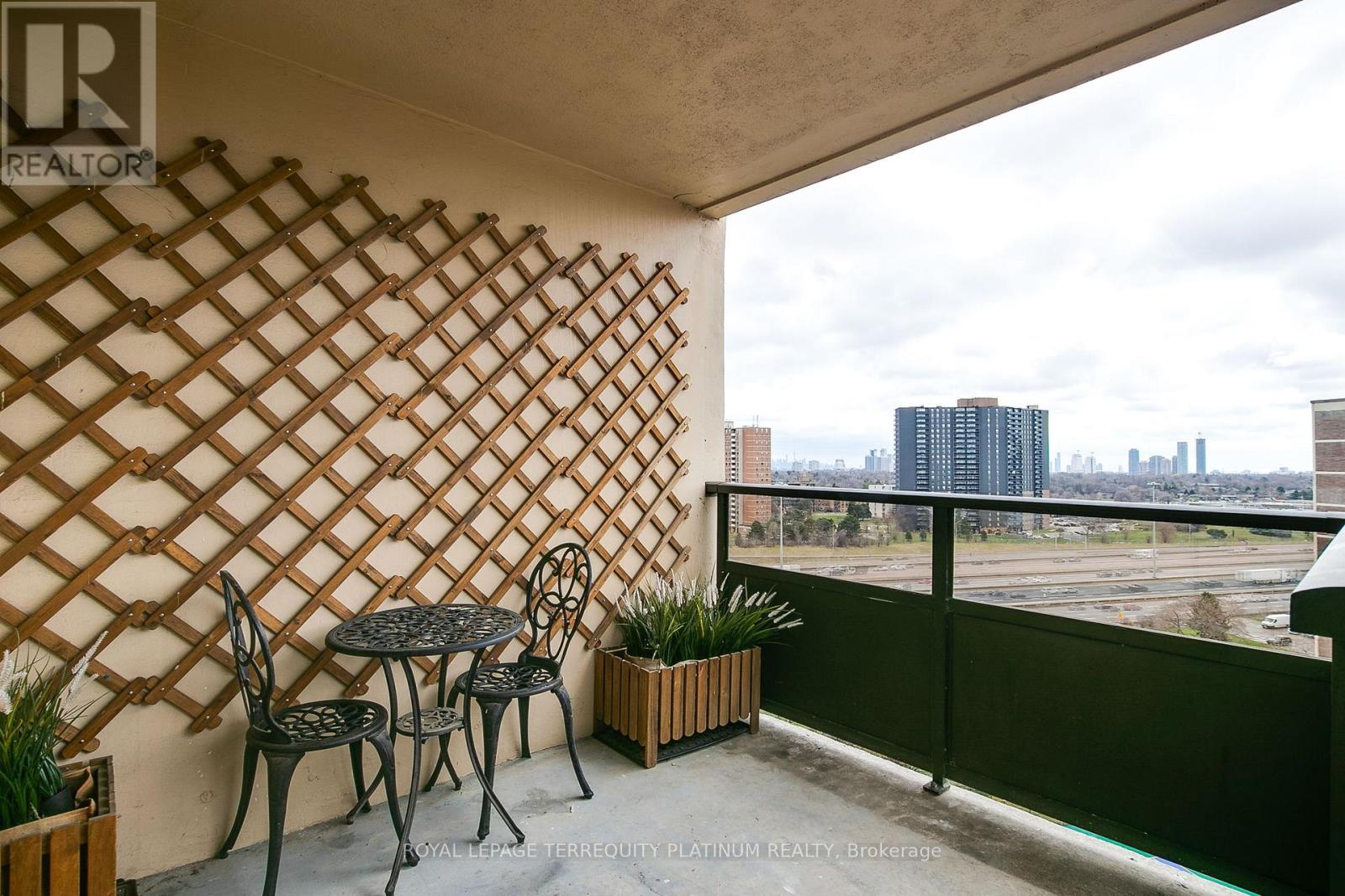 1517 - 551 The West Mall, Toronto, Ontario  M9C 1G7 - Photo 19 - W13009958