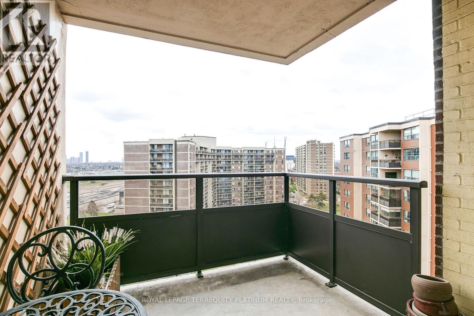 1517 - 551 The West Mall, Toronto, Ontario  M9C 1G7 - Photo 20 - W13009958