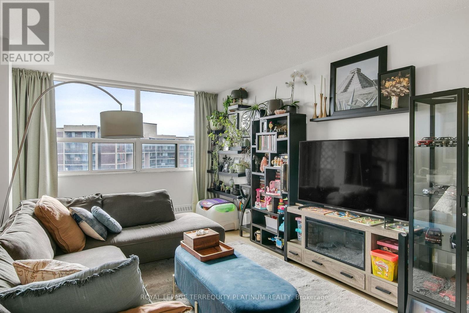 1517 - 551 The West Mall, Toronto, Ontario  M9C 1G7 - Photo 5 - W13009958