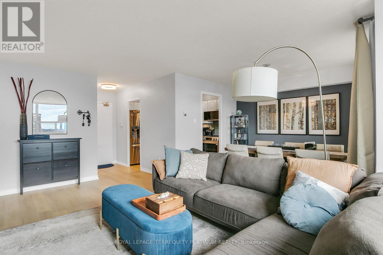 1517 - 551 The West Mall, Toronto, Ontario  M9C 1G7 - Photo 6 - W13009958