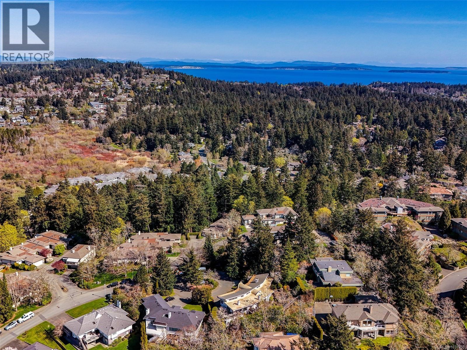 4329 Stoneywood Lane, Saanich, British Columbia  V8X 5C7 - Photo 32 - 1031250