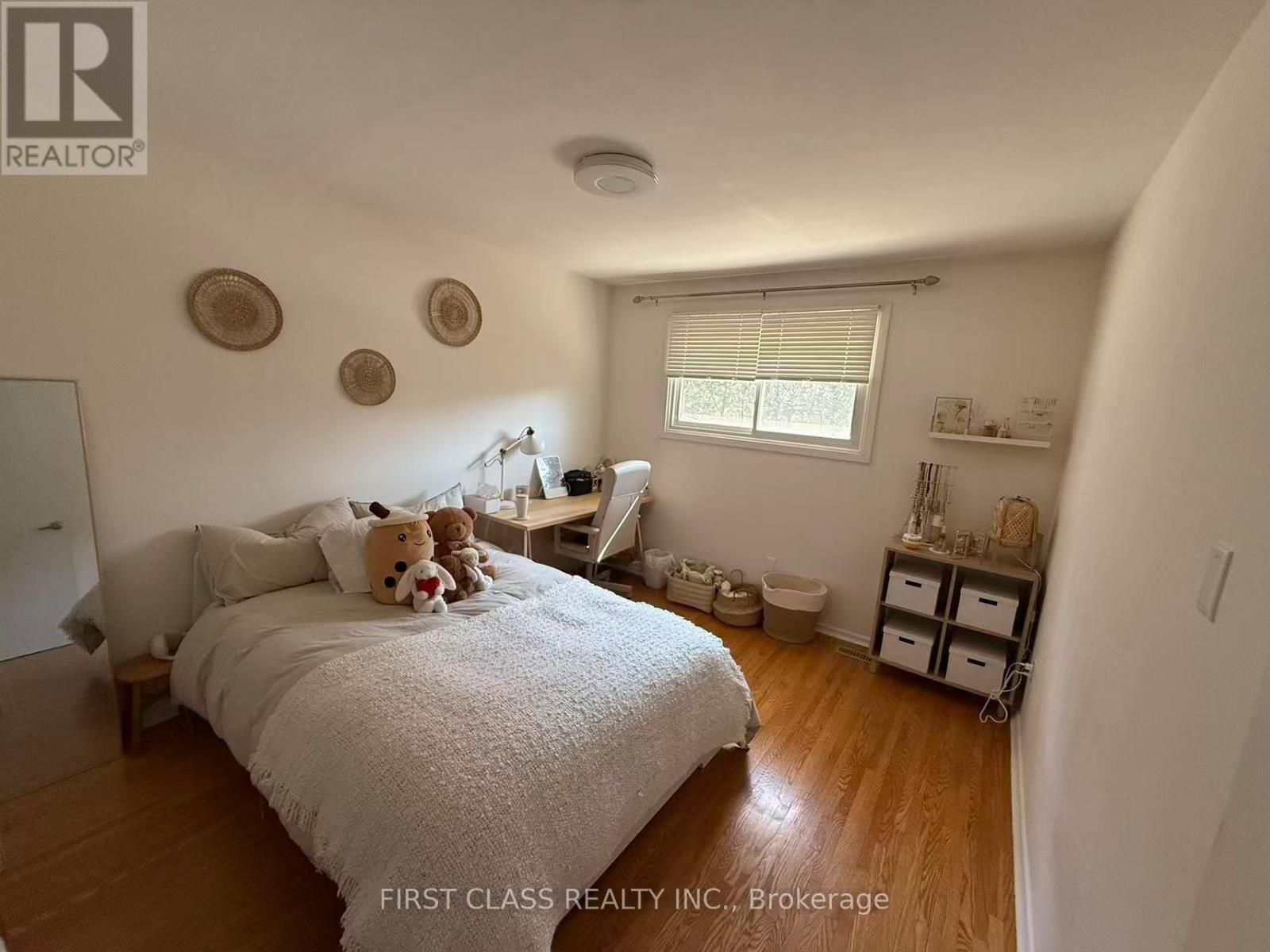 ROOM #1 - 657 SEVILLA PARK PLACE, London East, Ontario