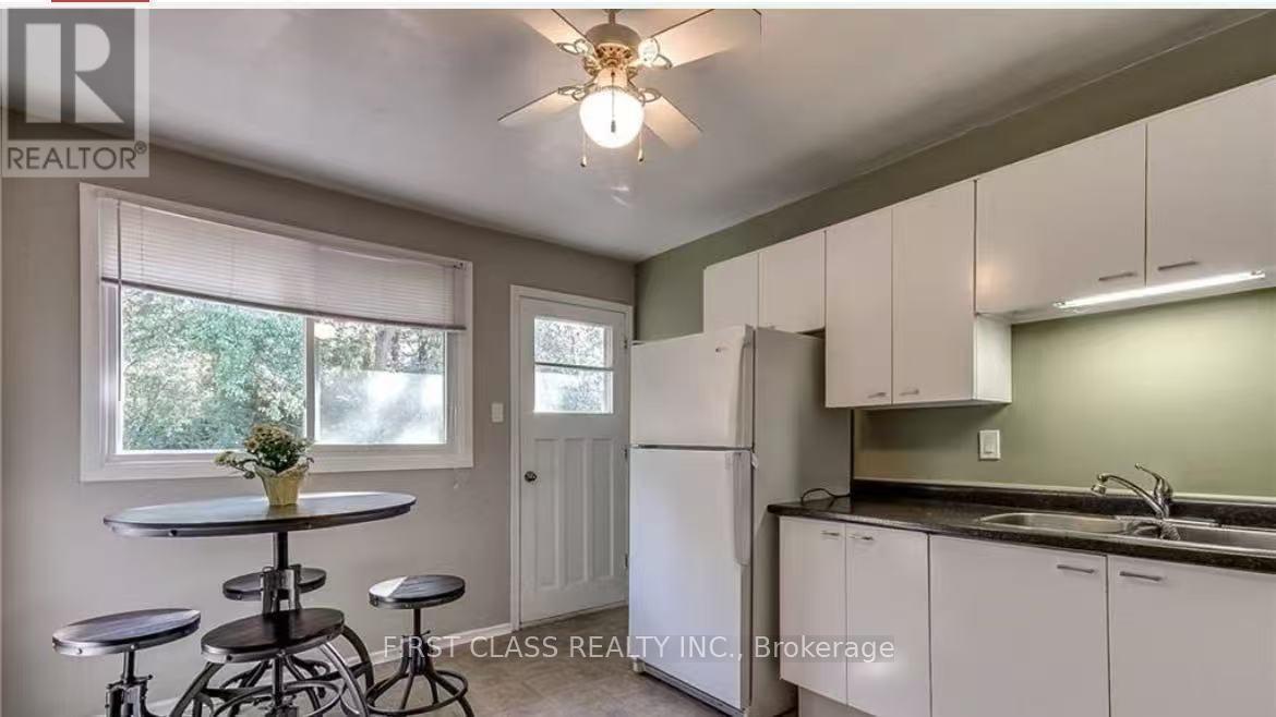 Room #1 - 657 Sevilla Park Place, London East, Ontario  N5Y 4H9 - Photo 4 - X13009886