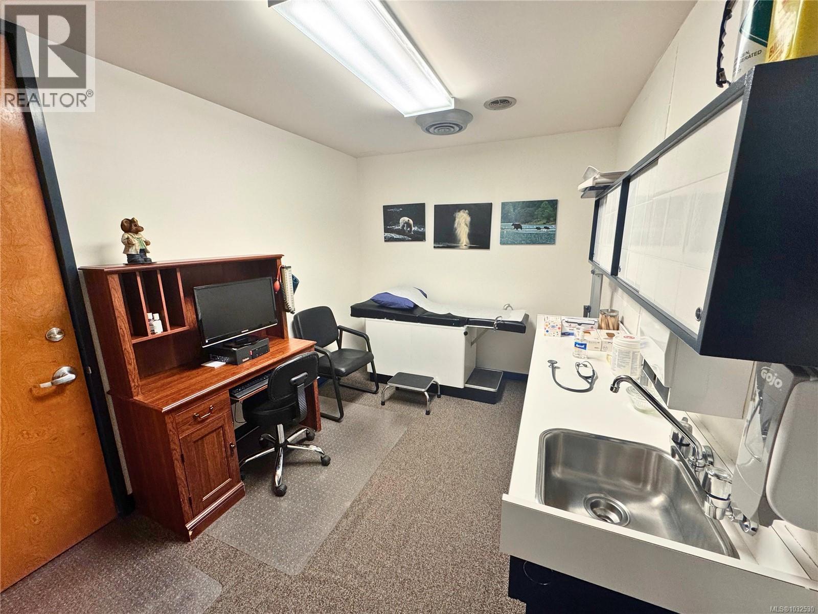 202 1175 Cook St, Victoria, British Columbia  V8V 4A1 - Photo 3 - 1032530