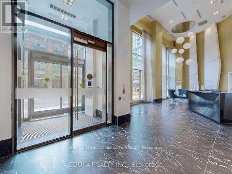 1005 - 70 Princess Street, Toronto, Ontario  M5A 0X6 - Photo 7 - C12996054