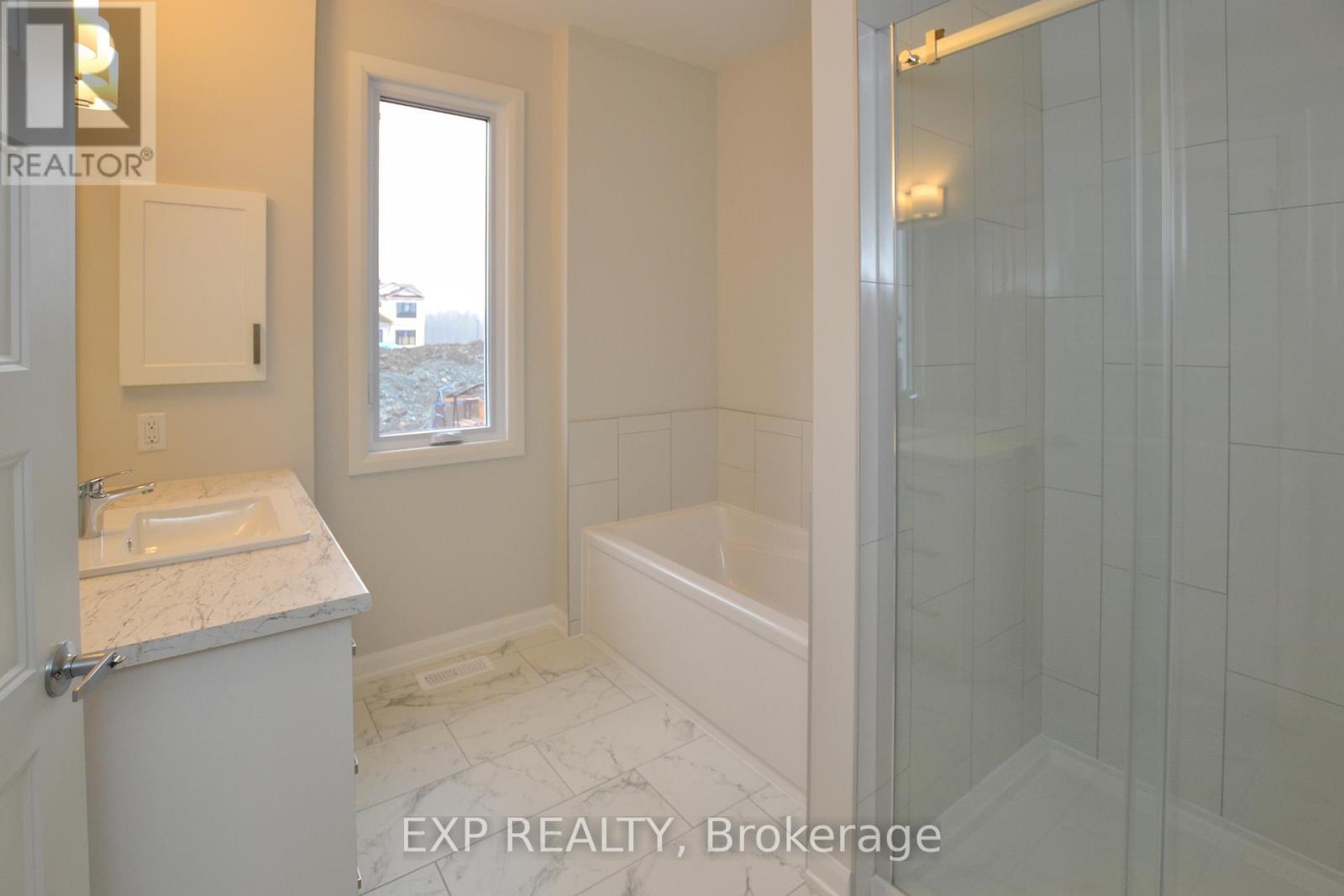 310 Turquoise Street, Clarence-Rockland, Ontario  K4K 0L5 - Photo 8 - X12506522