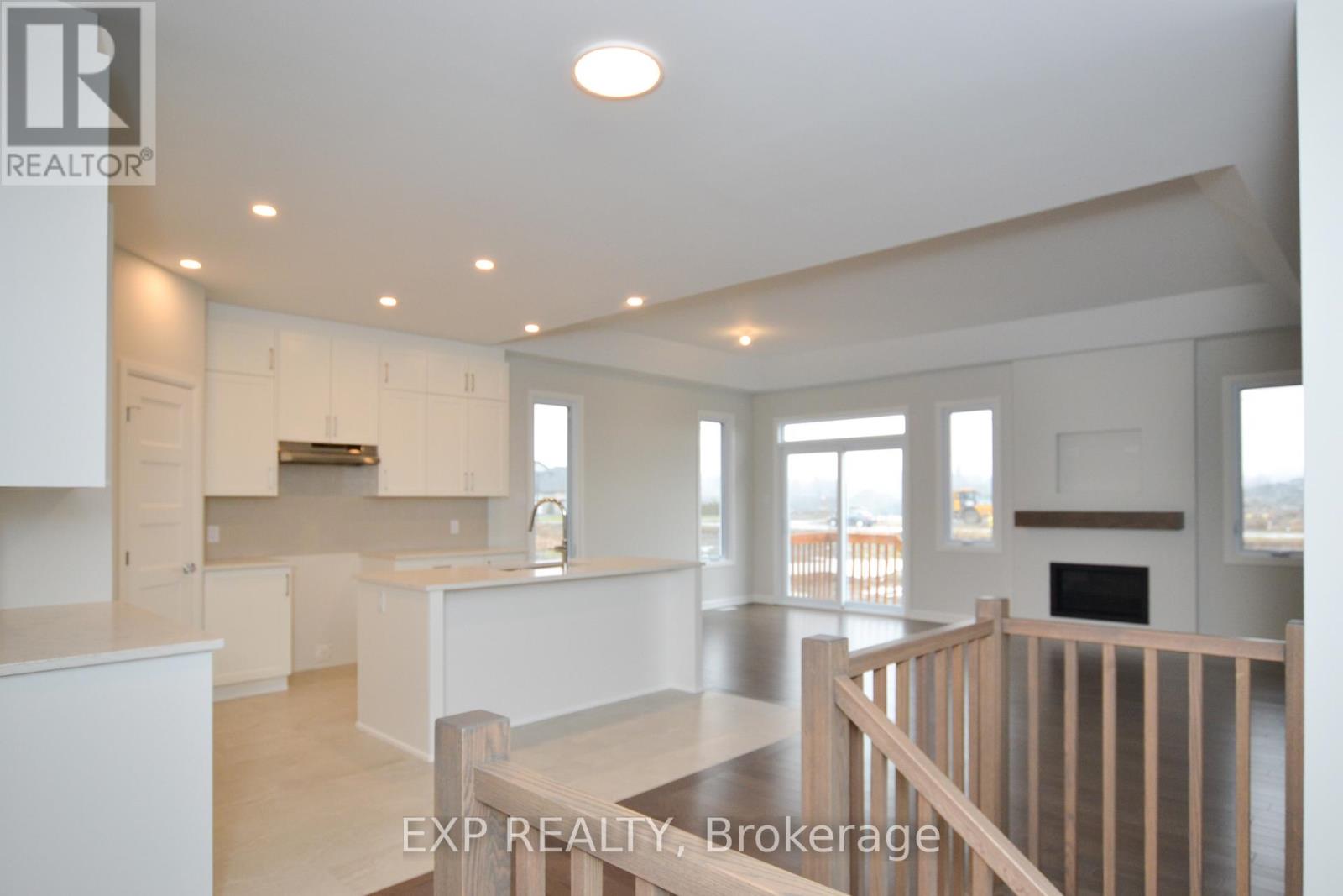 310 Turquoise Street, Clarence-Rockland, Ontario  K4K 0L5 - Photo 4 - X12506522