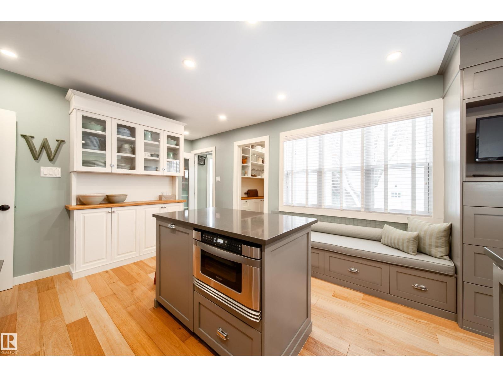 8332 120 St NW, Edmonton, Alberta  T6G 1X2 - Photo 17 - E4477526